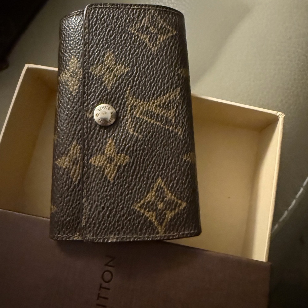 Louis Vuitton Brown and Tan Monogram six  Key Pouch